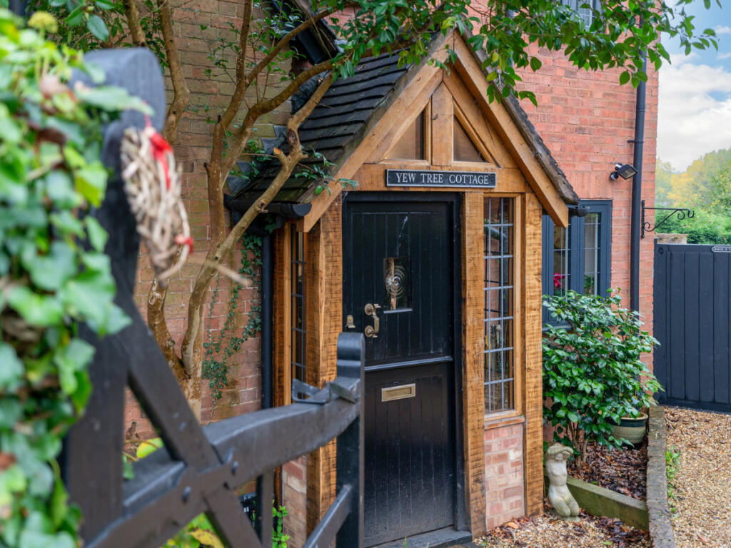 Additional image 6 of Church Road, Snitterfield, Warwickshire CV37 0LF