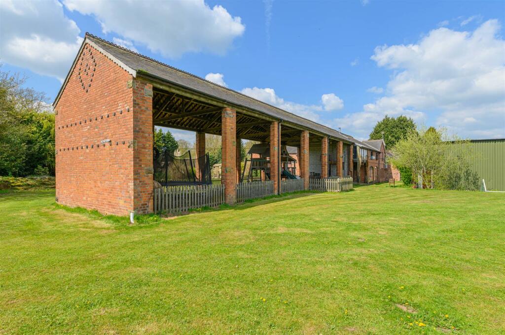 Additional image 4 of Oak Bank Barn & French Barn, Heatley Lane, Broomhall, Nantwich