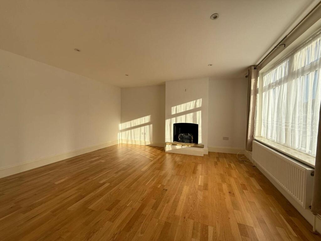 Additional image 3 of Ightham Road, Erith ** VIDEO & 3D FLOORPLAN AVAILABLE **