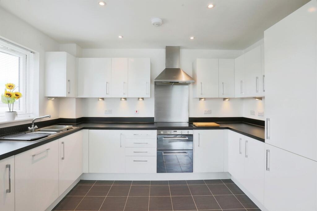 Kingfisher Close, Warwick