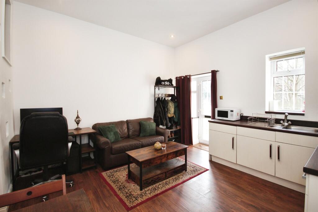 Additional image 8 of Hitchman Road, Leamington Spa