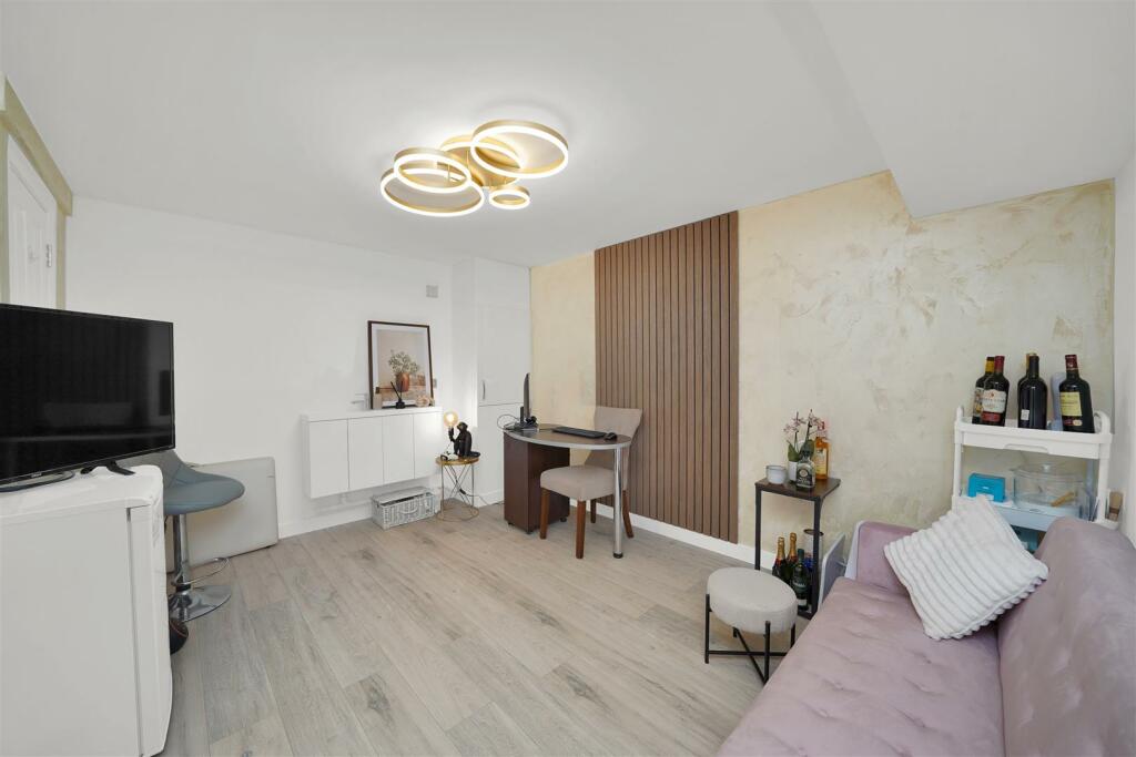 Additional image 16 of Freeman Close, Castle Hill, Ebbsfleet Valley