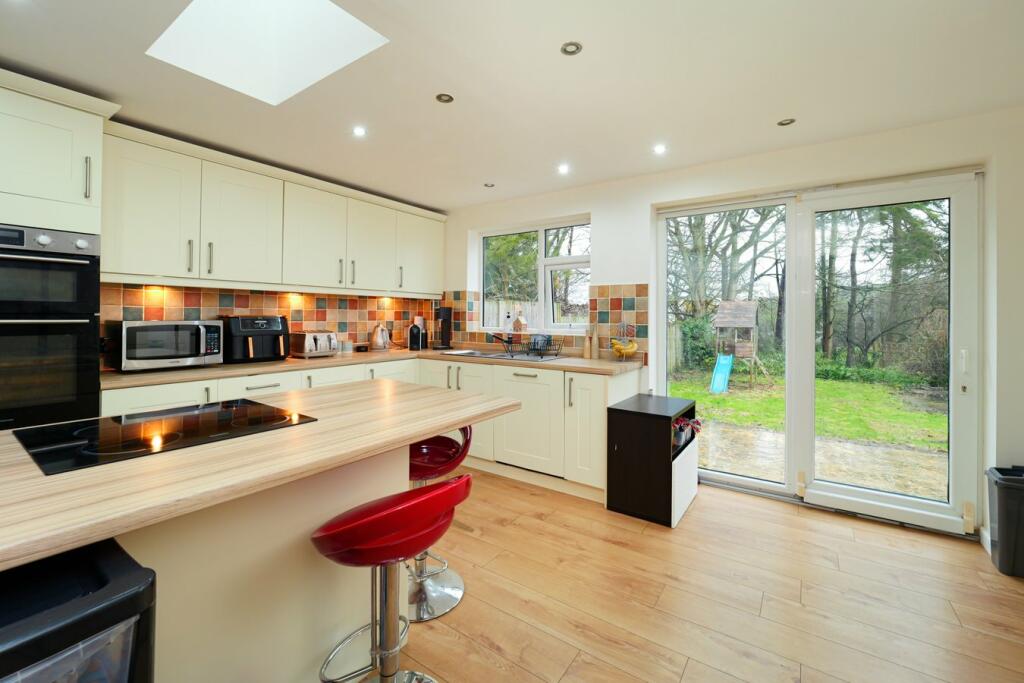 Ivy Close, Etchinghill, Folkestone, CT18