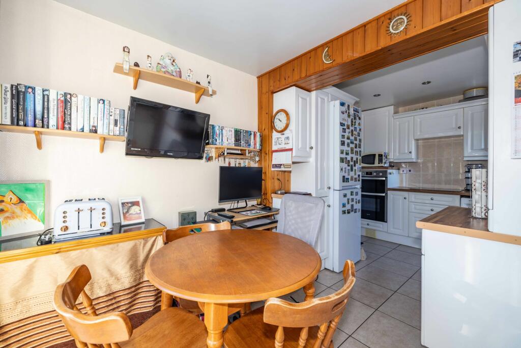 Additional image 12 of Oxenden Crescent, Wingham, CT3