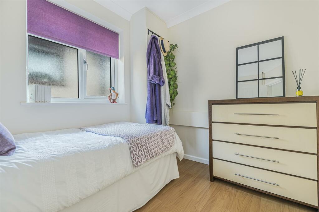 Additional image 11 of Castlefields, Istead Rise, Gravesend