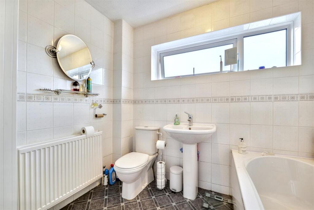 Additional image 16 of Claremont Close, Bulkington