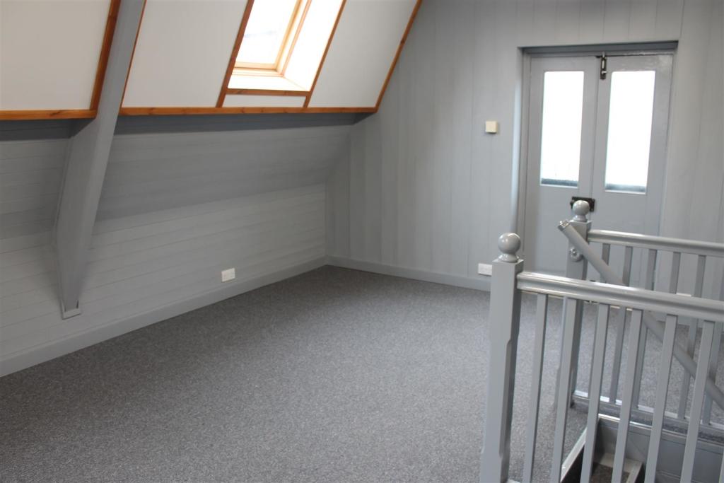 Additional image 12 of Holt Lane