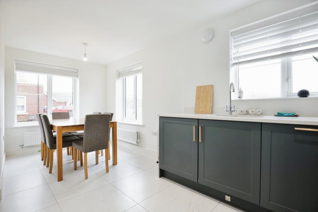 Additional image 3 of Paradise Close, Stratford-upon-Avon, Warwickshire, CV37