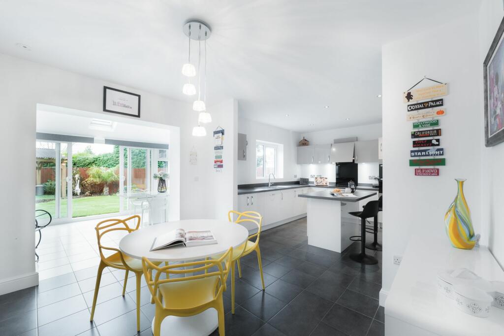 Additional image 5 of Over 2100 square feet on a large plot