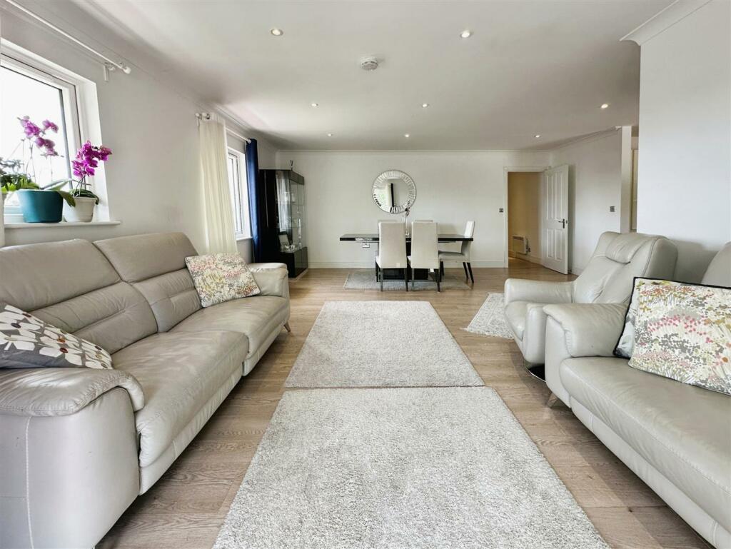 Additional image 28 of Andrews Close, Warwick