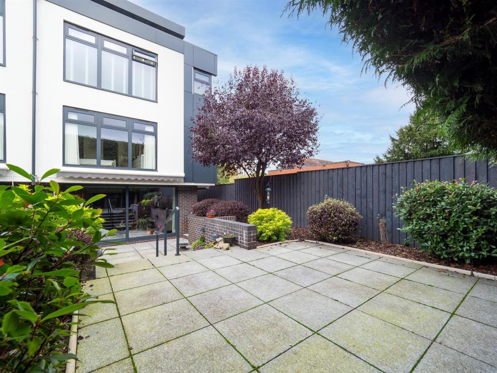 Additional image 17 of Swans Nest Lane, Stratford-Upon-Avon