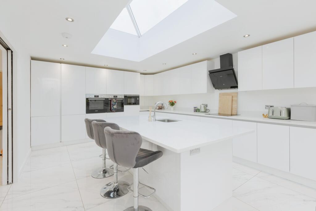 Additional image 4 of Woodland Close, Longfield, Kent, DA3