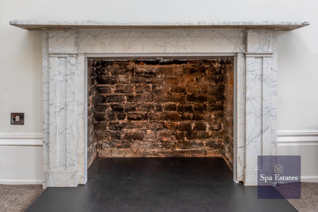 Additional image 8 of Discreet Listing - Over 1000 sq ft with balcony views over Clarendon Square Gardens