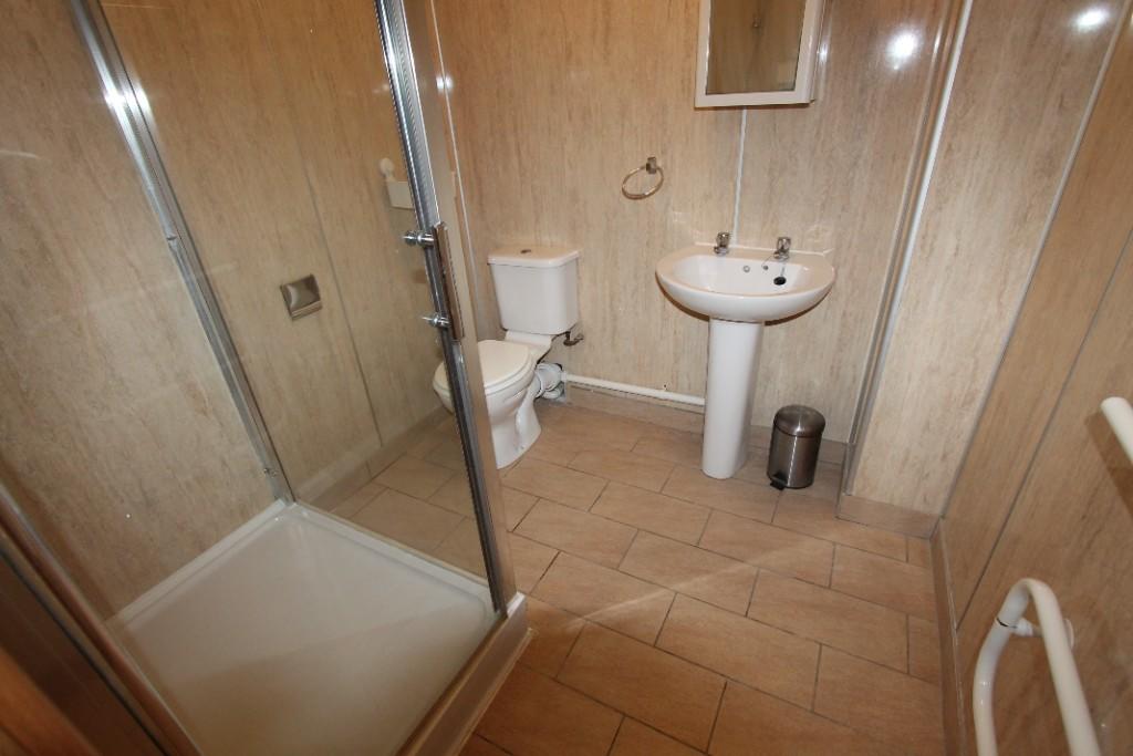 Additional image 5 of Flat 4, 118-120 Warwick Street, Leamington Spa, Warwickshire, CV32