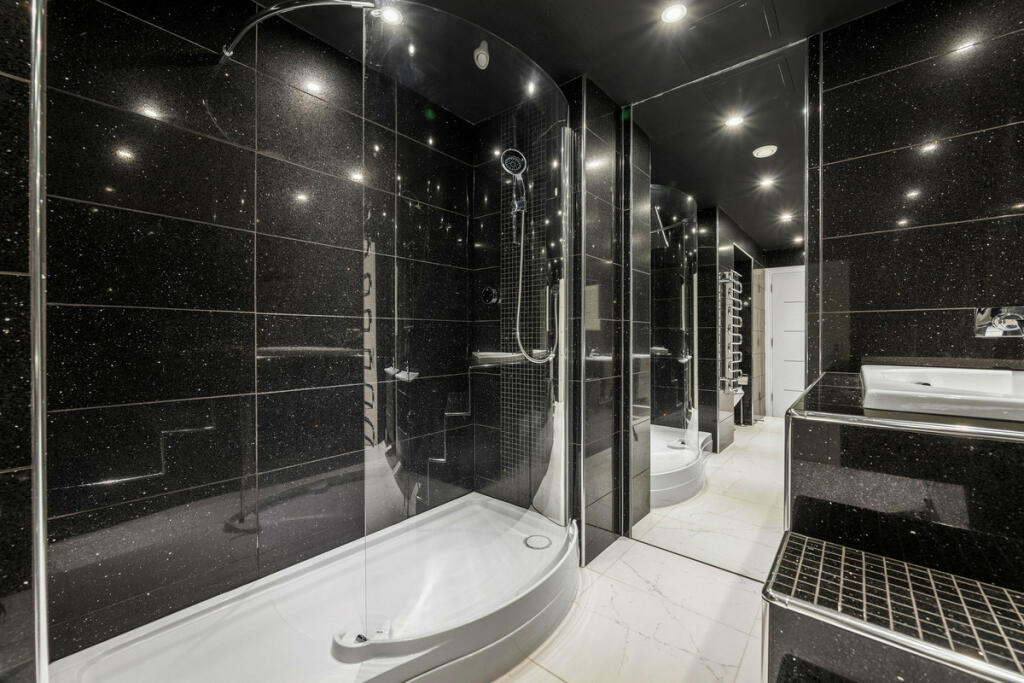 Additional image 20 of Parade, Leamington Spa, Warwickshire CV32 4DG