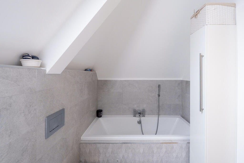 Additional image 17 of Guys Cliffe Avenue, Leamington Spa, CV32