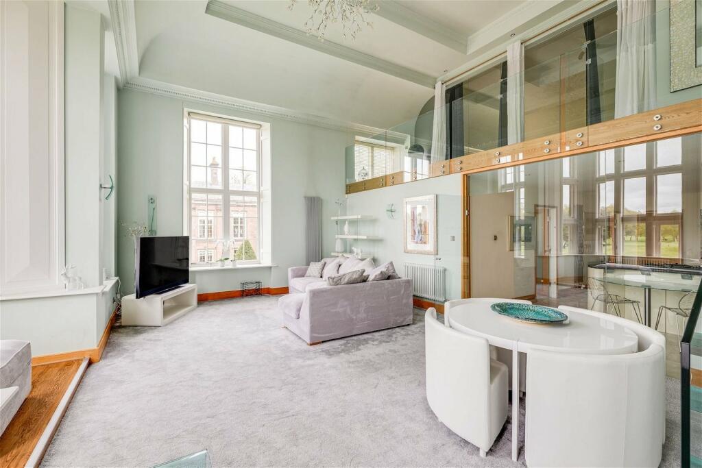 Additional image 7 of Stylish duplex apartment overlooking Vale Royal Abbey golf course