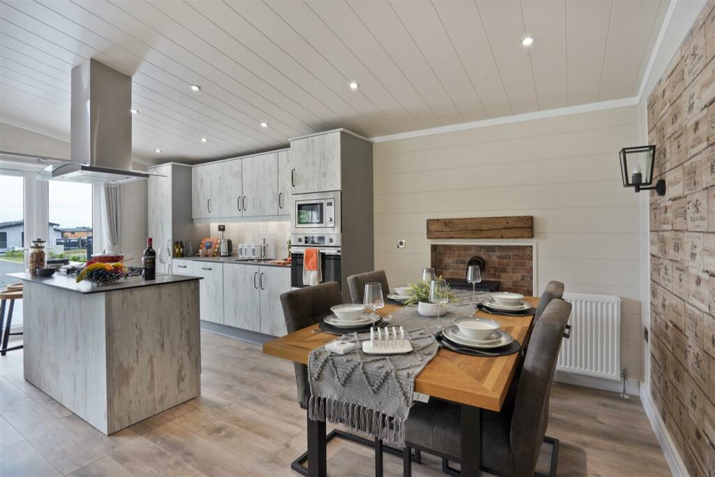 Additional image 6 of Bosworth Lakeside Lodges, Market Bosworth,