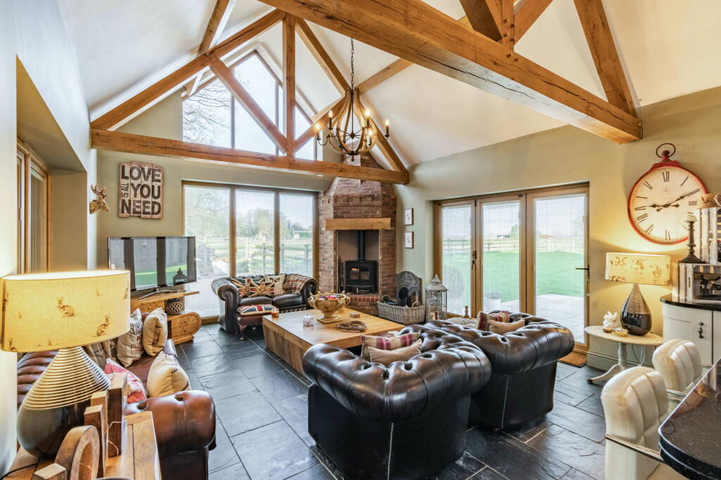 Additional image 19 of Luxury Home On Weston Lane, Bulkington, CV12 9RX
