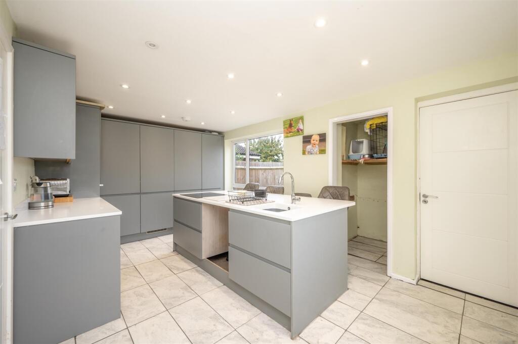 Additional image 5 of St. Laurence Close, Rowington, Warwick