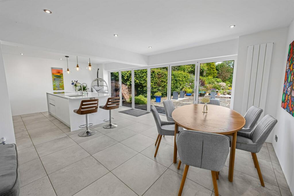 Additional image 42 of Holmes Chapel Road, Lach Dennis