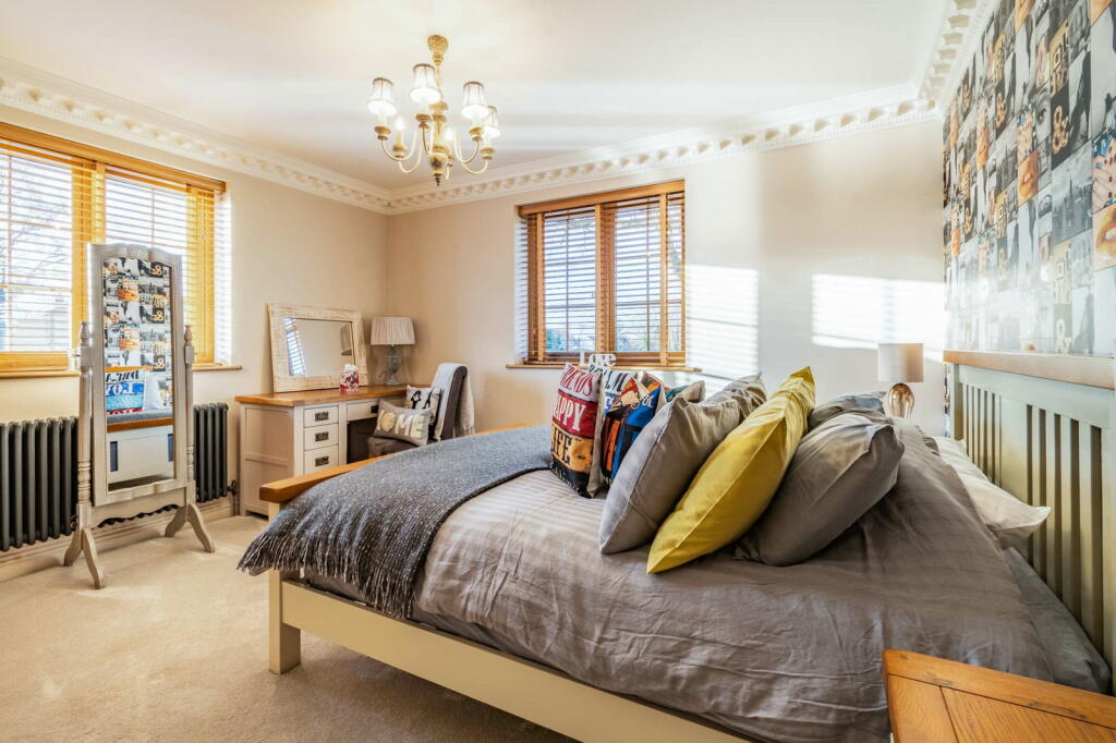 Additional image 36 of Luxury Home On Weston Lane, Bulkington, CV12 9RX