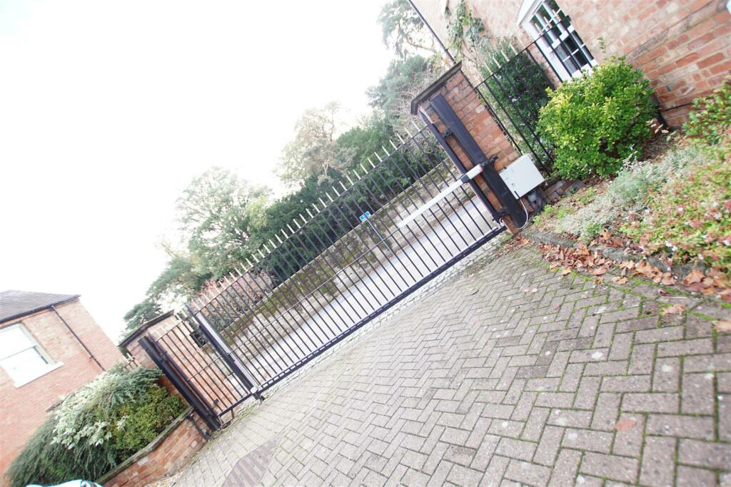 Additional image 14 of Neville Court, Jury Street, Warwick