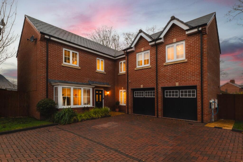 Over 2100 square feet on a large plot