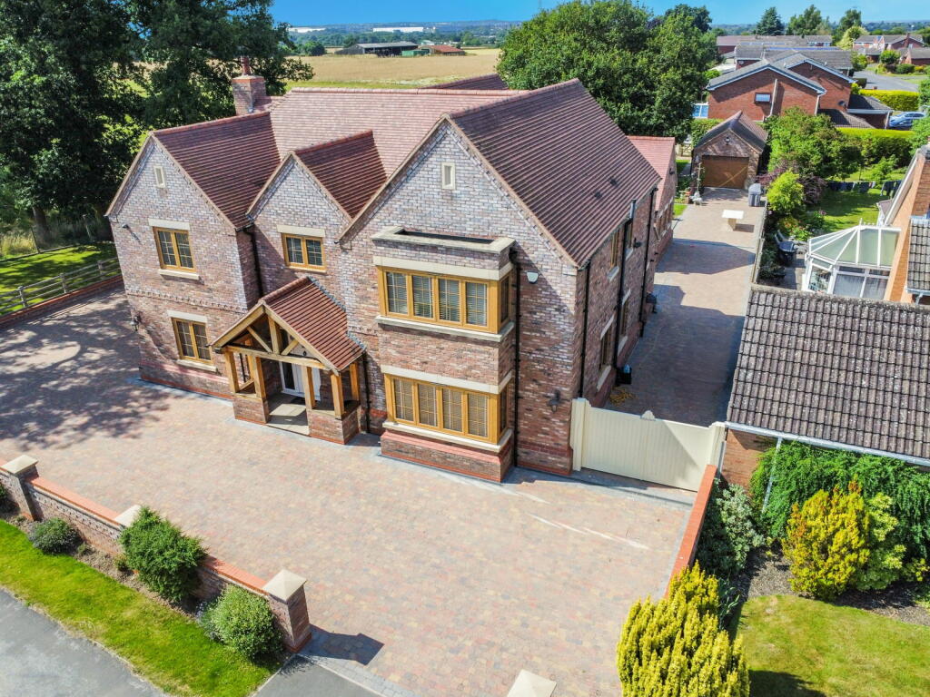 Additional image 47 of Luxury Home On Weston Lane, Bulkington, CV12 9RX
