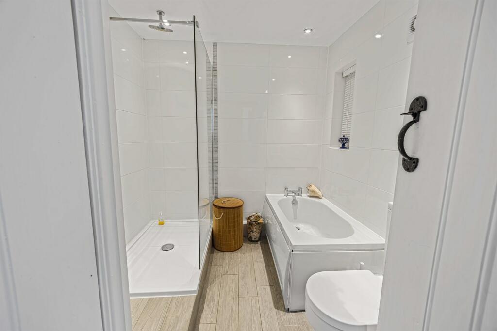 Additional image 14 of Holmes Chapel Road, Lach Dennis