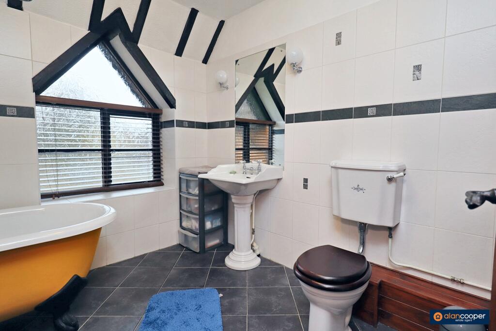 Additional image 14 of Weston Hall Stables, Mill Lane, Bulkington, CV12 9RU