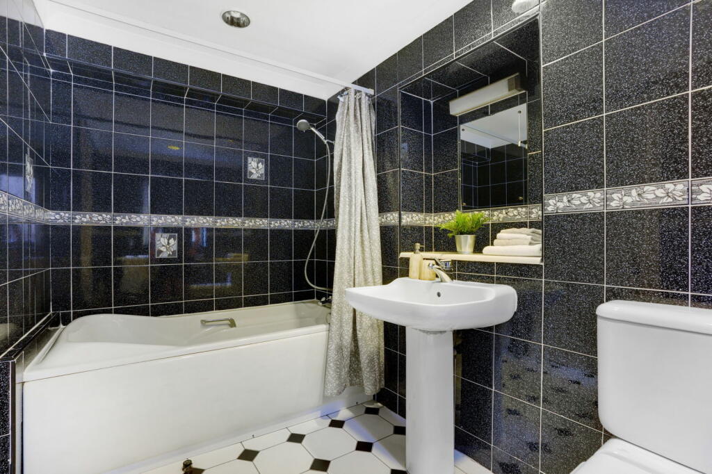 Additional image 30 of Marine Point CT20 2TX