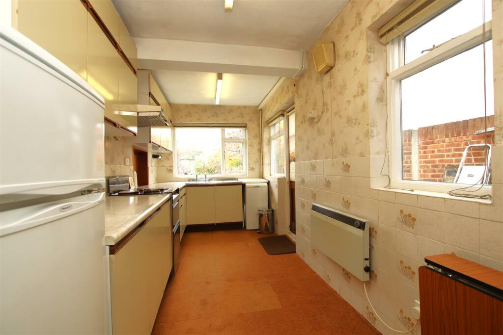 Additional image 9 of Lingfield Avenue, Dartford