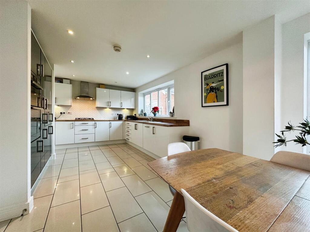 Additional image 27 of Emerson Close, Warwick