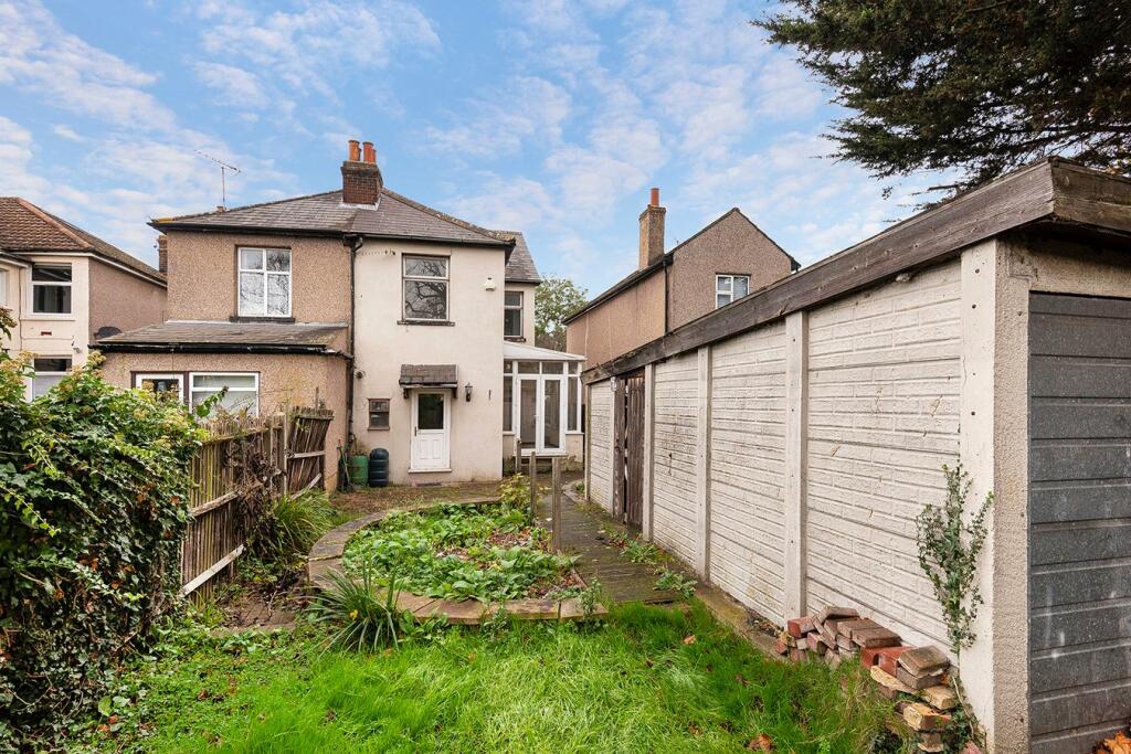 Additional image 15 of Park Crescent, Erith, DA8