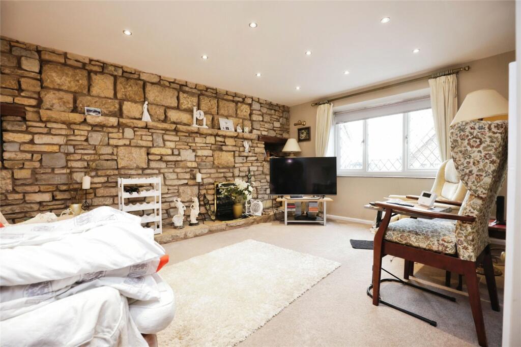 Additional image 4 of Poplar Road, Bishops Itchington, Southam, Warwickshire, CV47