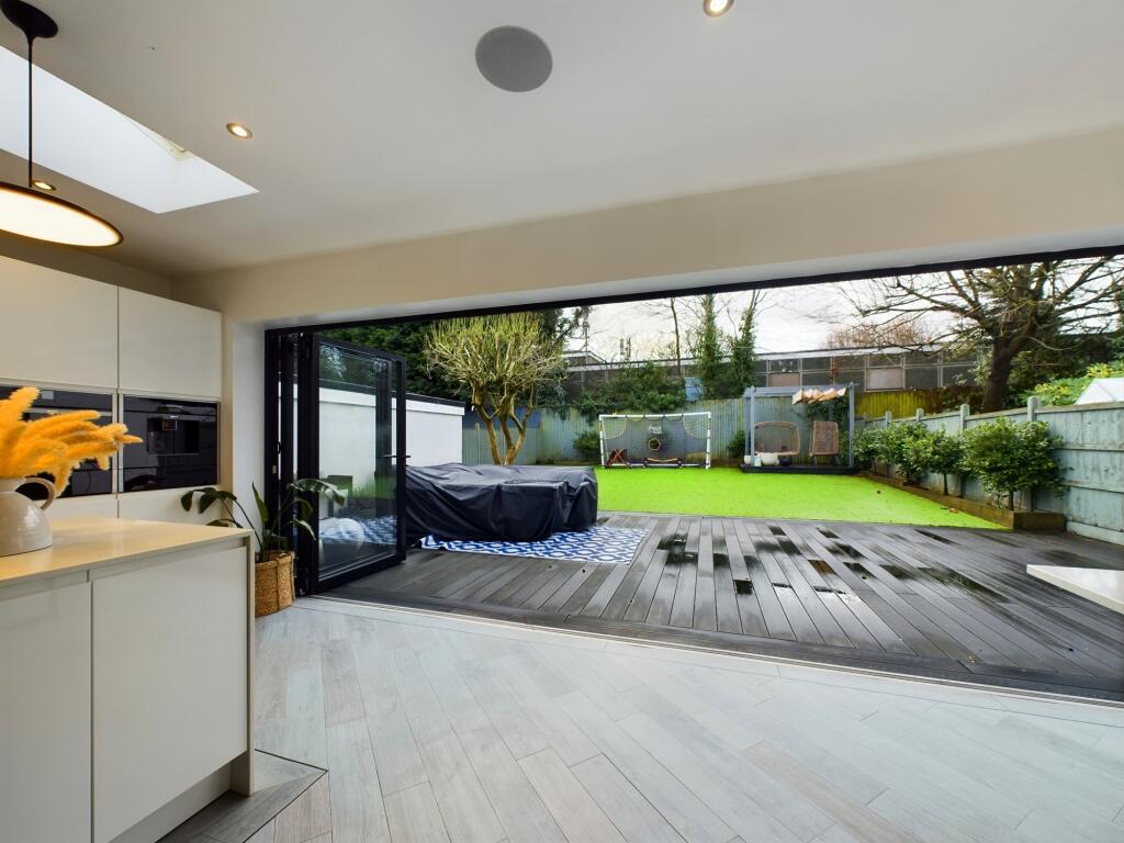 Additional image 8 of Lonscale Drive, Stvechale, Coventry