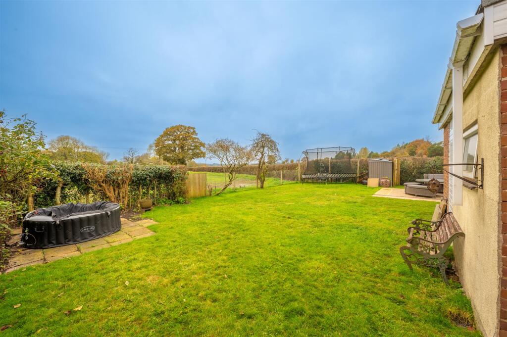 Additional image 18 of St. Laurence Close, Rowington, Warwick