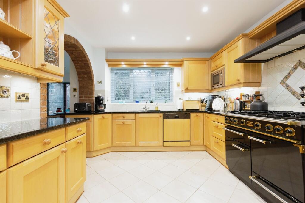 Additional image 3 of Draper Close, Kenilworth