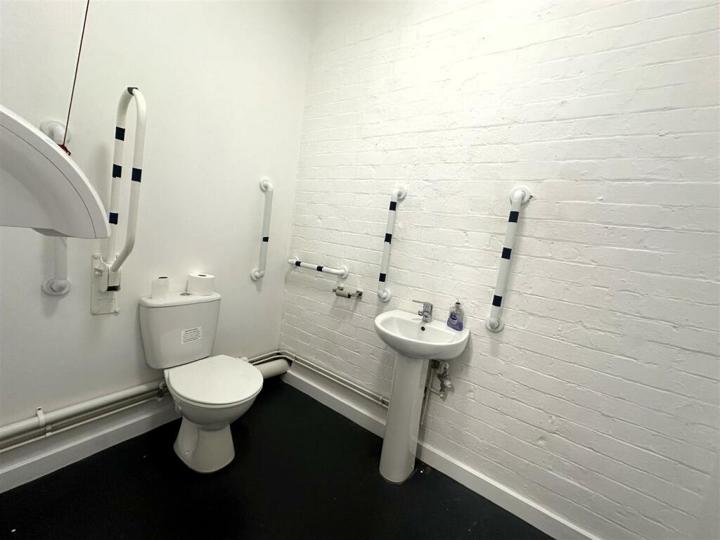 Additional image 10 of Central Avenue, Abbey Green, Nuneaton