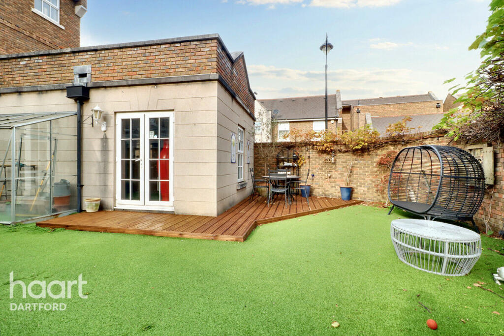 Additional image 5 of Park Cliff Road, Greenhithe