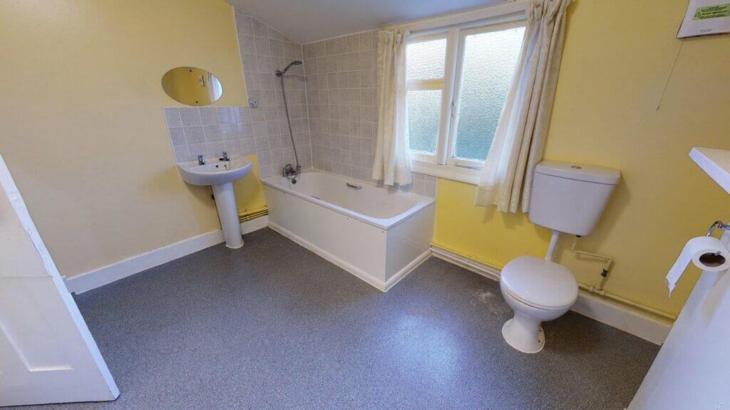 Additional image 12 of 62 Woolwich Road, Bexleyheath, Kent, DA7 4HU