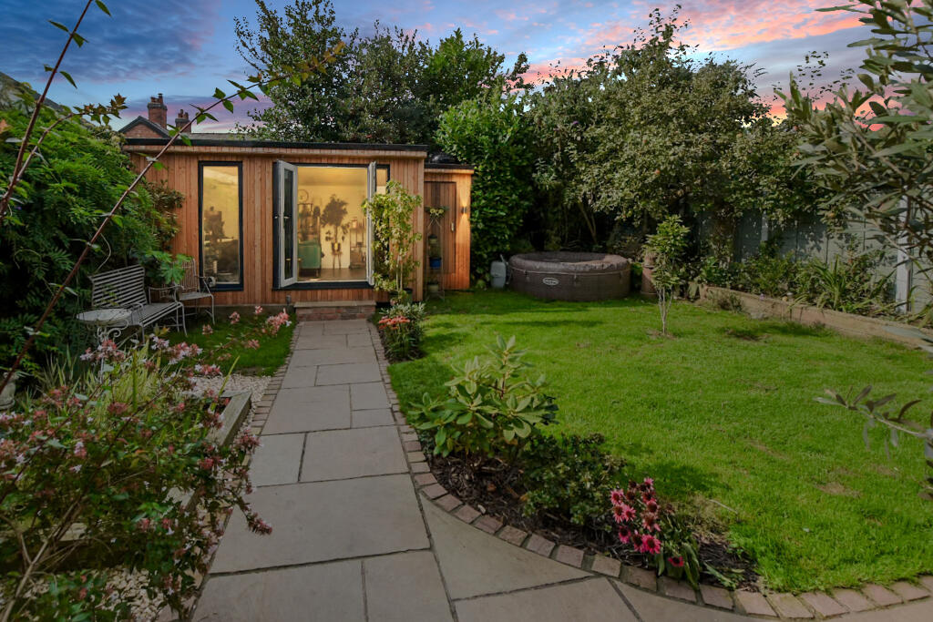 Additional image 25 of Rayleigh Avenue, Davenham