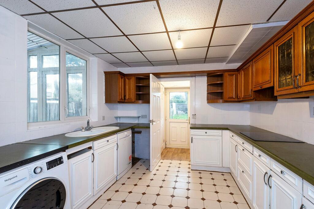 Additional image 4 of Park Crescent, Erith, DA8