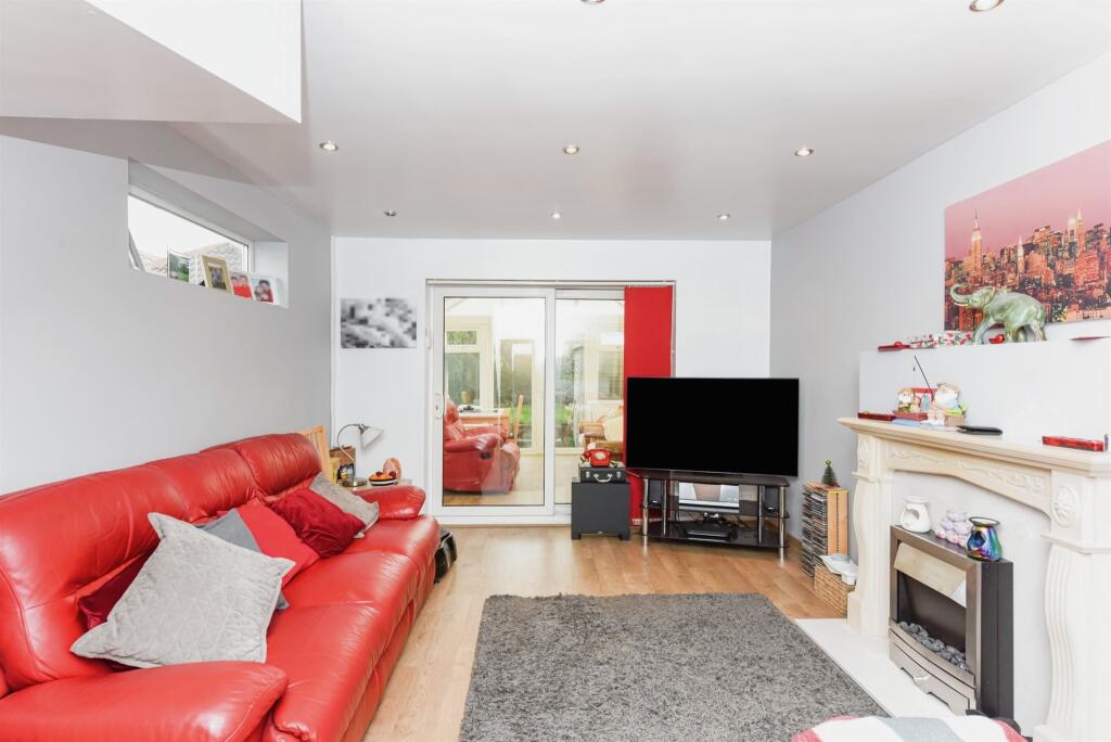 Additional image 4 of Martins Drive, Atherstone