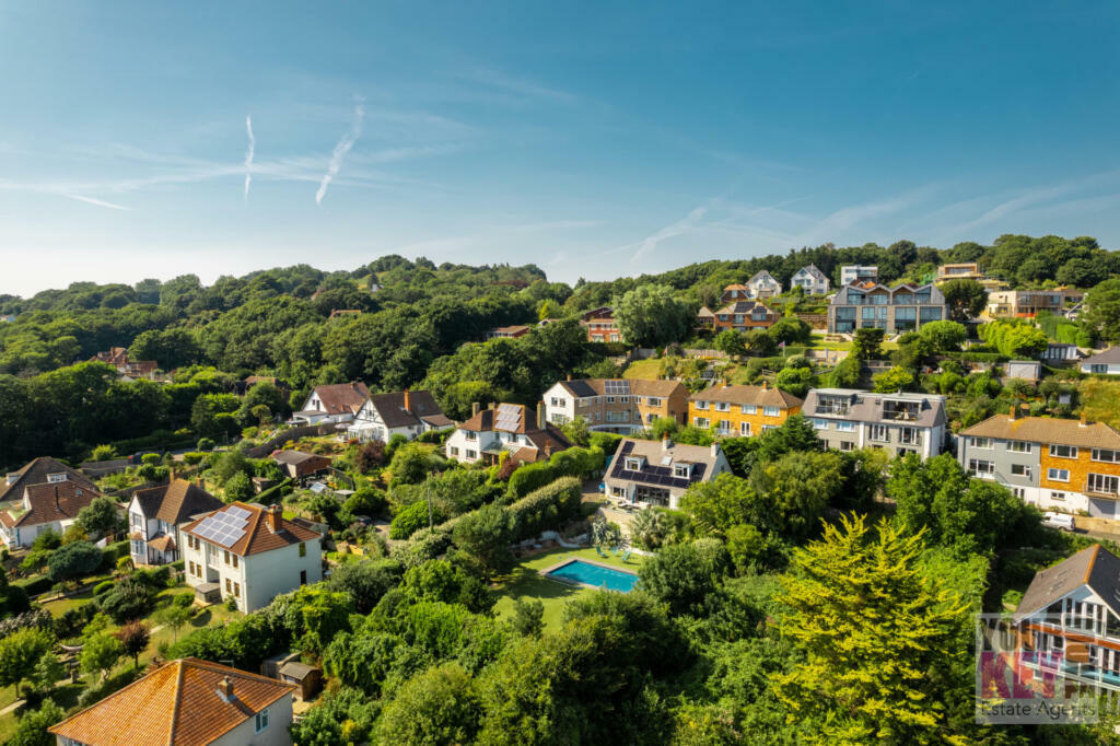 Additional image 4 of Naildown close, Seabrook, Hythe, Kent CT21 5TA