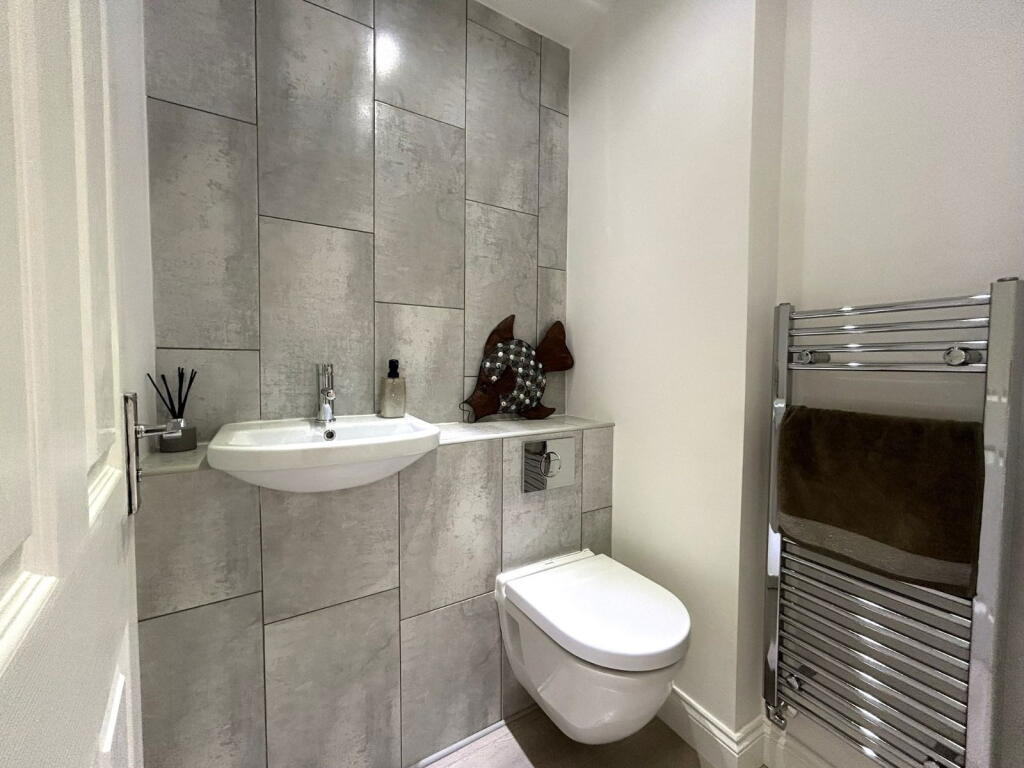 Additional image 6 of Edyvean Close, Rugby, CV22 6LD