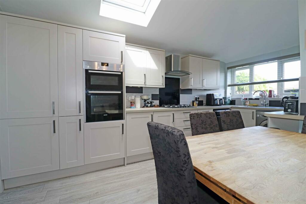 Additional image 5 of Edmondes Close, Warwick