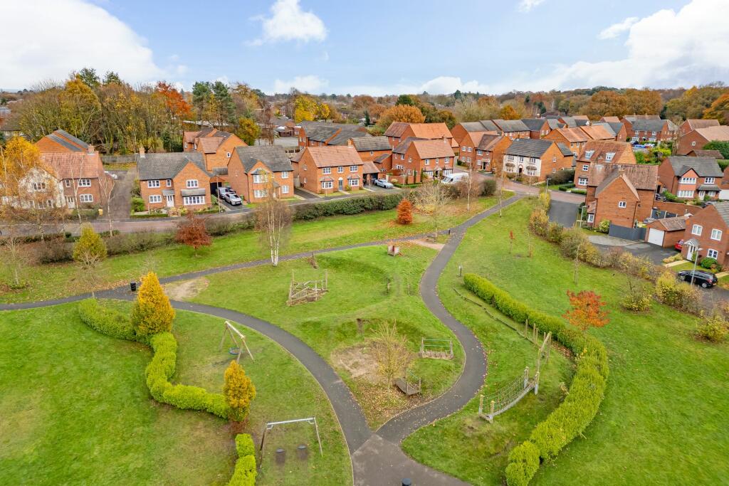 Additional image 31 of Spacious Cuddington family home