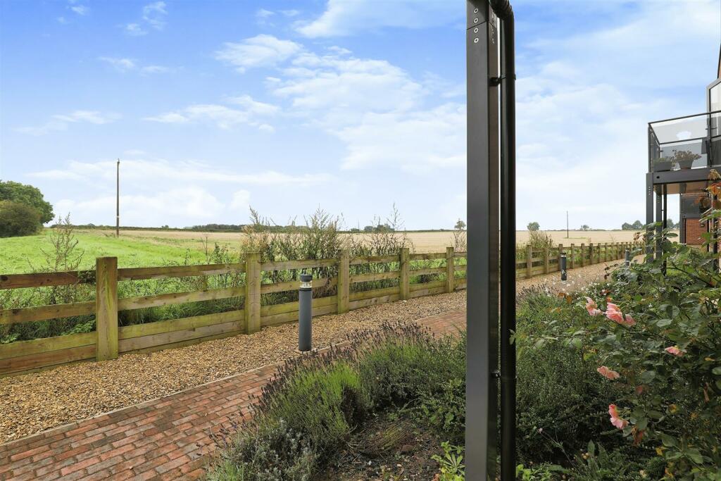 Additional image 4 of Harvard Place, Stratford-Upon-Avon, Warwickshire CV37 8GA